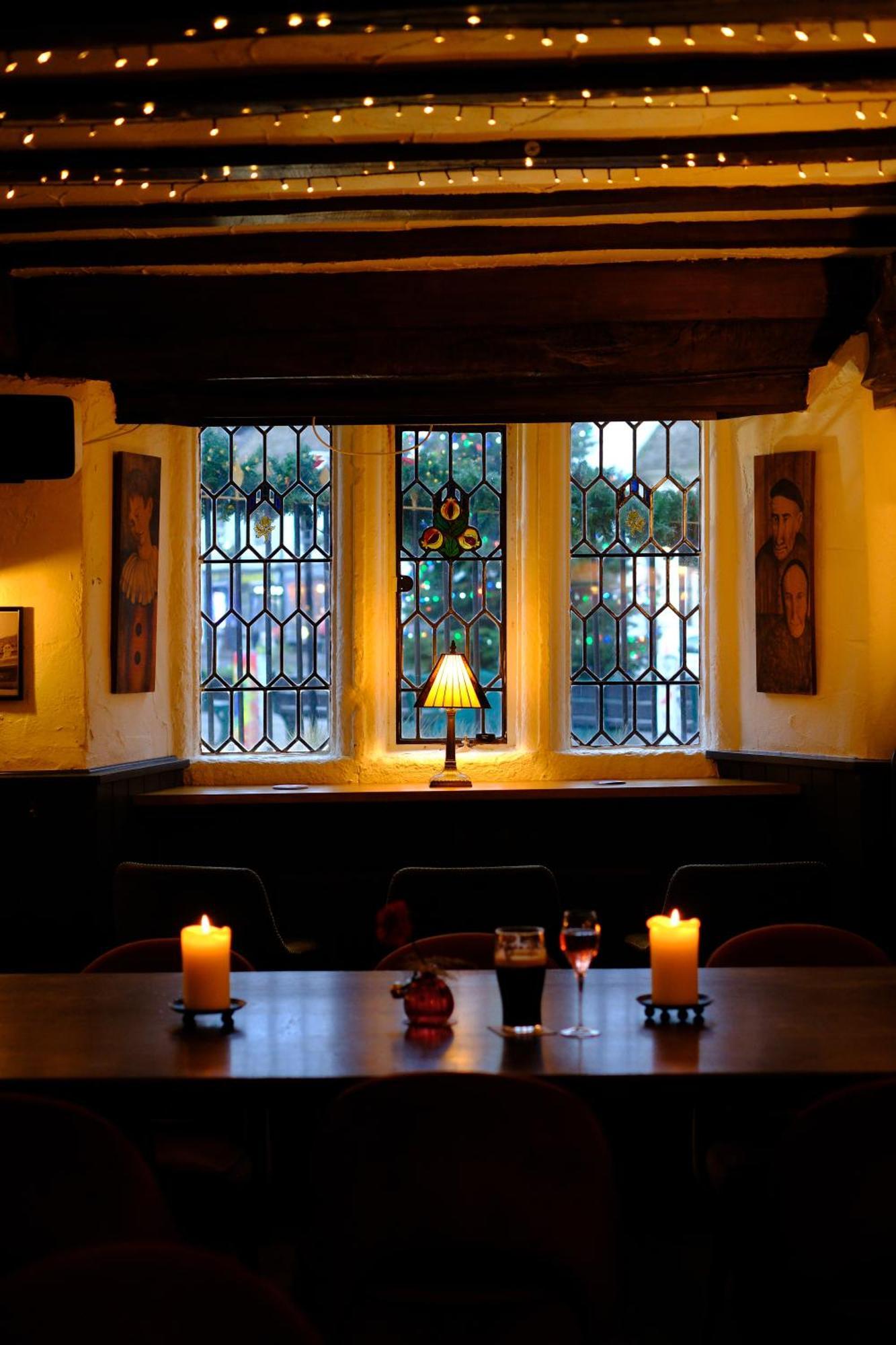 סווינדון The Old Crown Coaching Inn מראה חיצוני תמונה